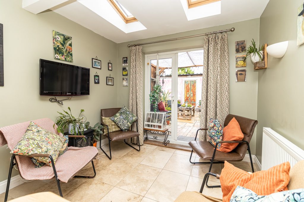 2 bedroom house Sold STC, Hollam Road, Southsea, PO4 – photo 4