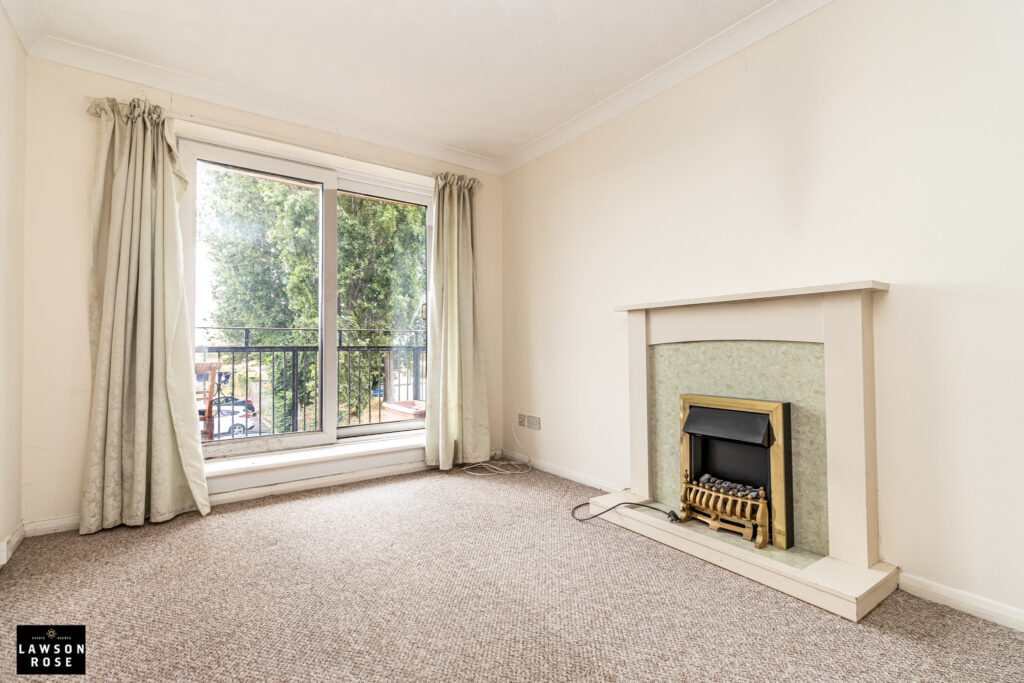 2 bedroom property for sale, Ferry Road, Southsea, PO4 – photo 3