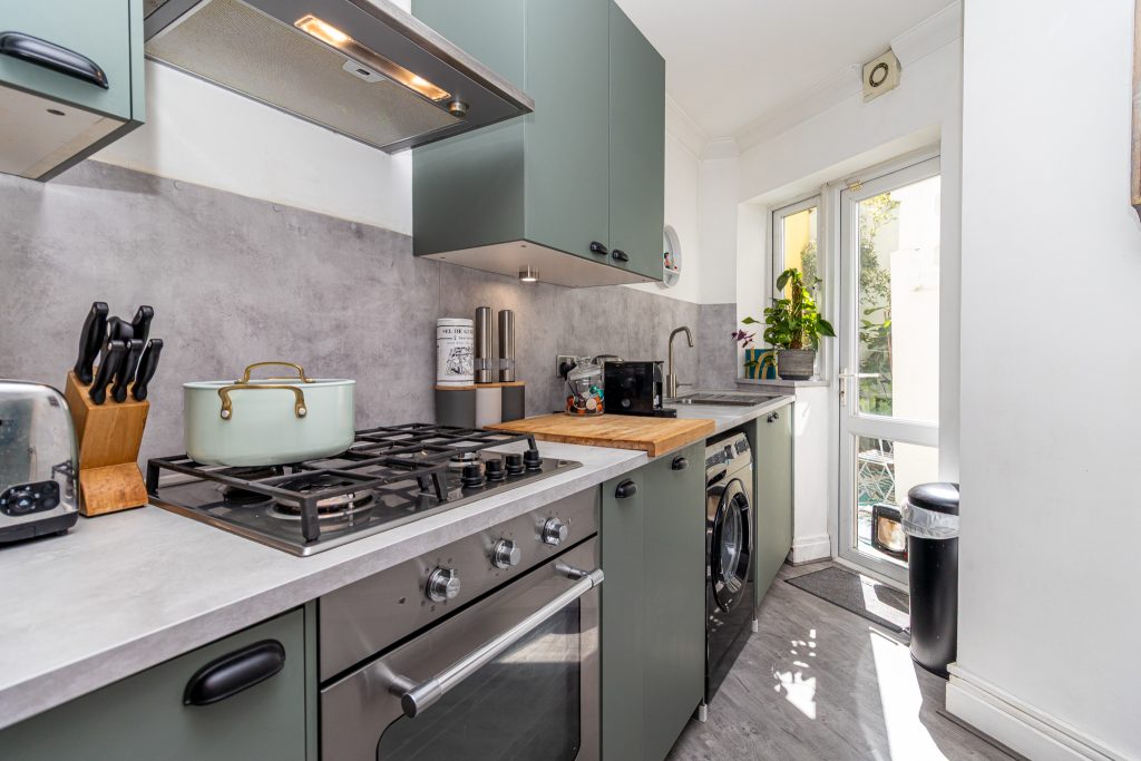 2 bedroom property Sold STC, Alhambra Road, Southsea, PO4 – photo 20
