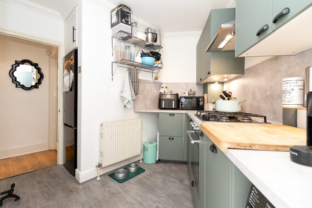 2 bedroom property Sold STC, Alhambra Road, Southsea, PO4 – photo 19