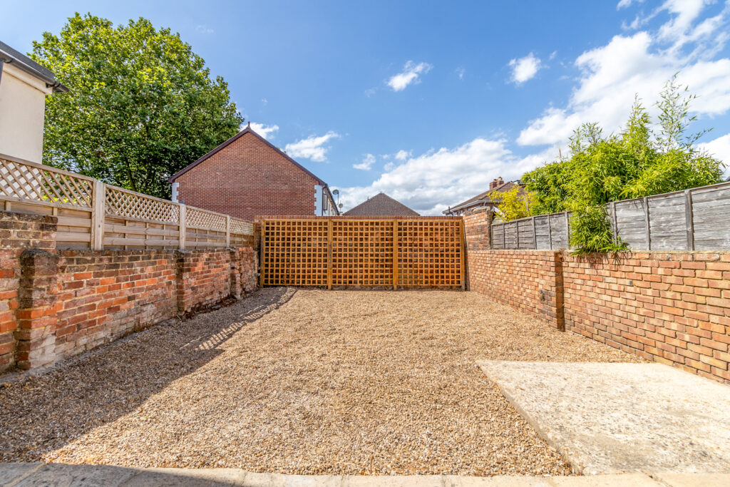 3 bedroom house Sold STC, Winter Road, Southsea, PO4 – photo 10