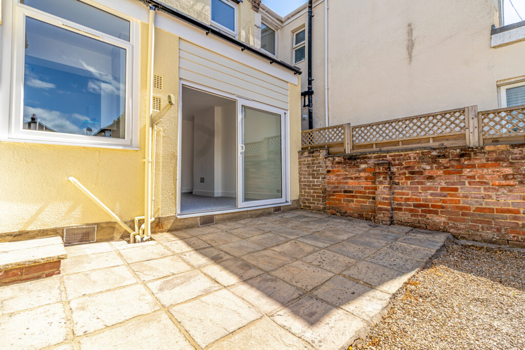 3 bedroom house Sold STC, Winter Road, Southsea, PO4 – photo 30