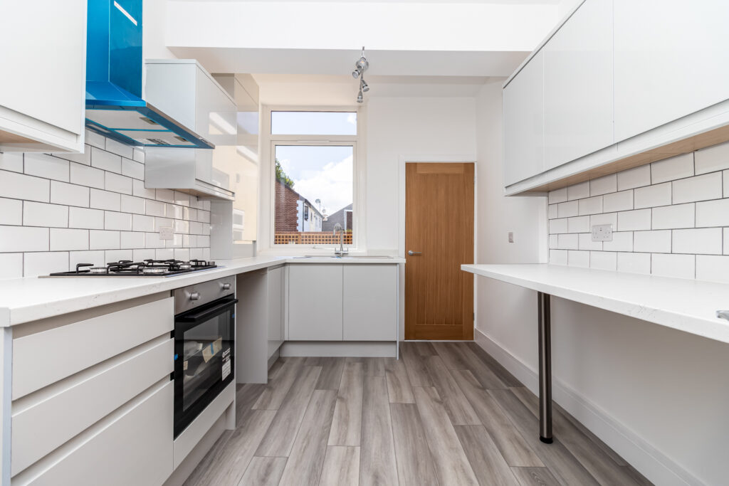 3 bedroom house Sold STC, Winter Road, Southsea, PO4 – photo 2