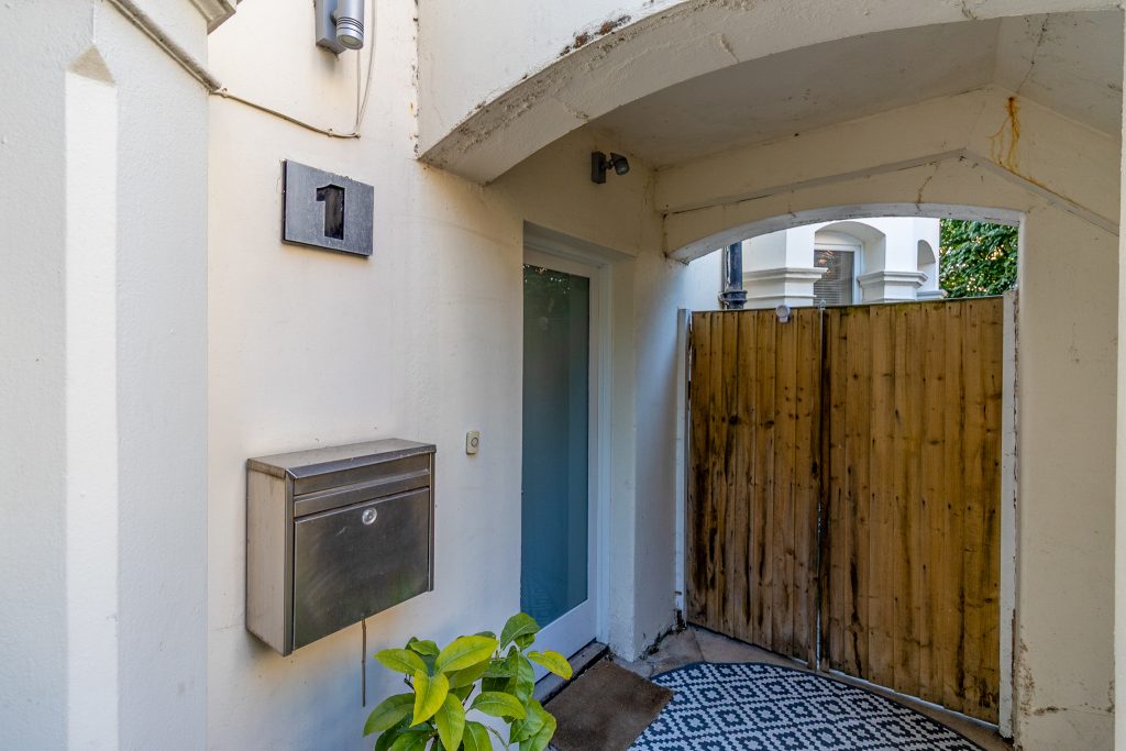 2 bedroom property Sold STC, Alhambra Road, Southsea, PO4 – photo 31