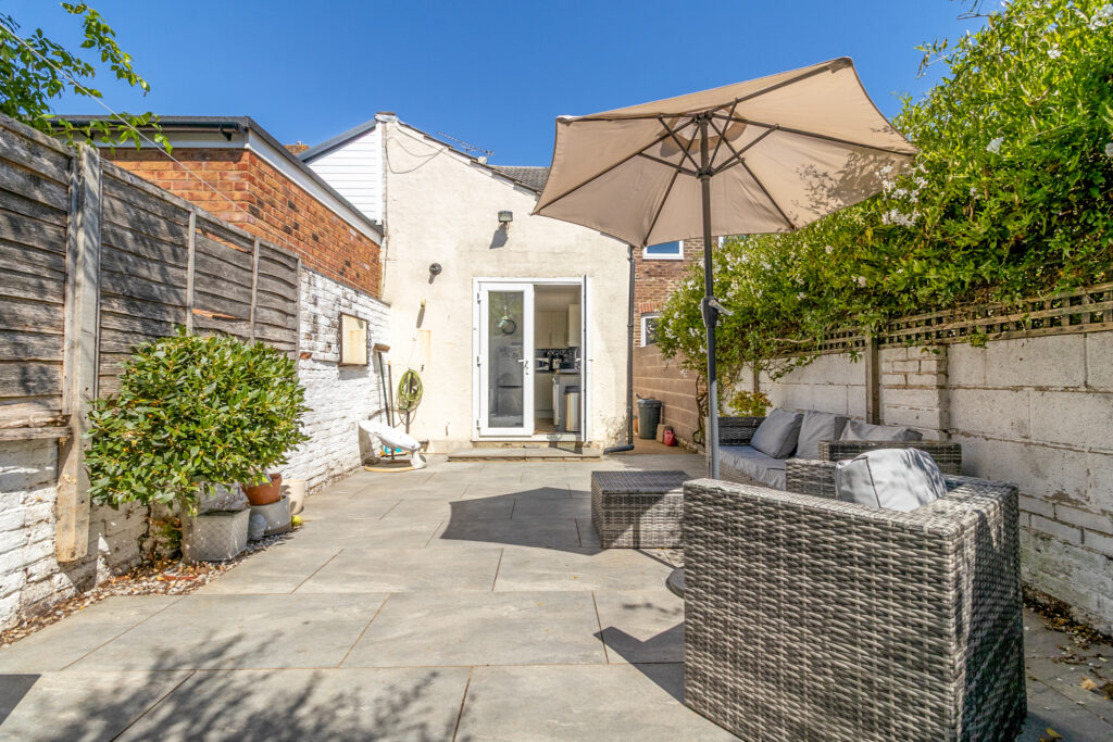 3 bedroom house Sold STC, Westfield Road, Southsea, PO4 – photo 6