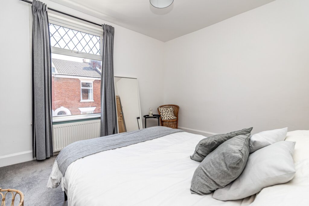 2 bedroom house Sold STC, Brompton Road, Southsea, PO4 – photo 12