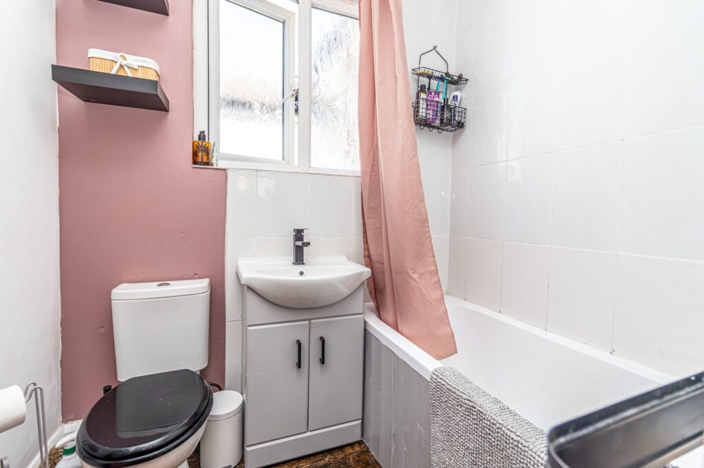 2 bedroom house Sold STC, Brompton Road, Southsea, PO4 – photo 16