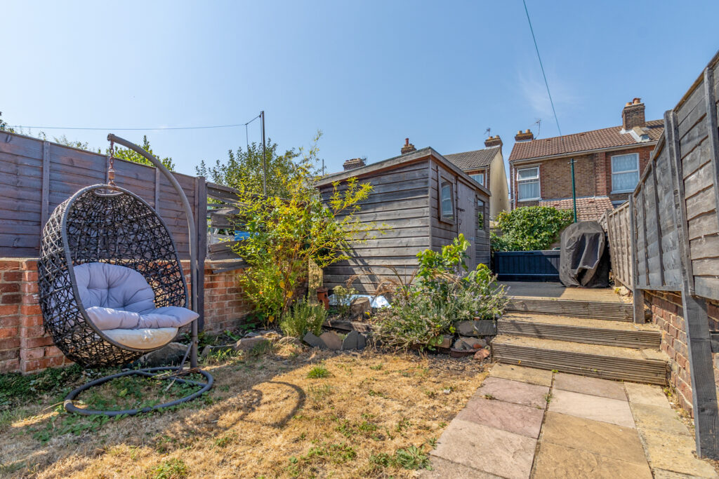 2 bedroom house Sold STC, Brompton Road, Southsea, PO4 – photo 10