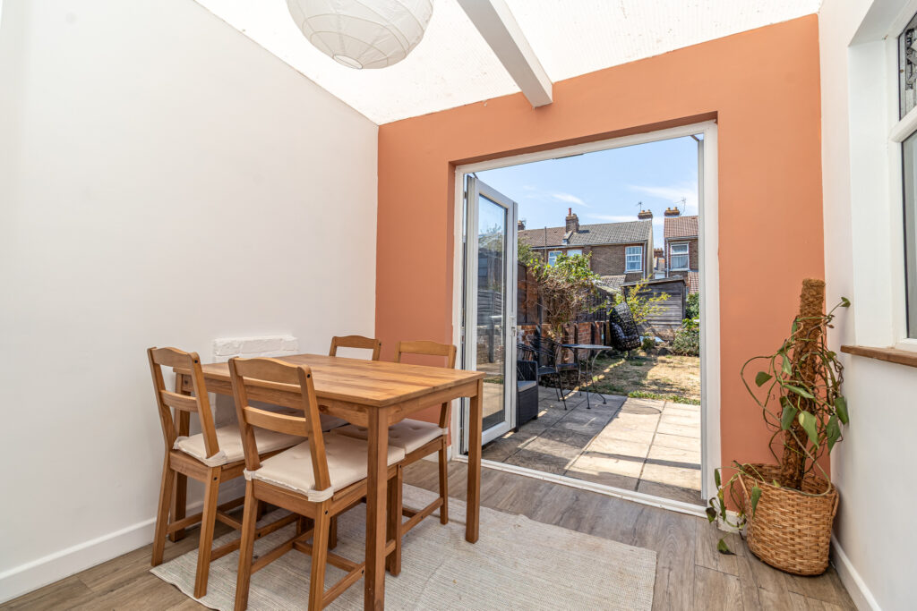 2 bedroom house Sold STC, Brompton Road, Southsea, PO4 – photo 7