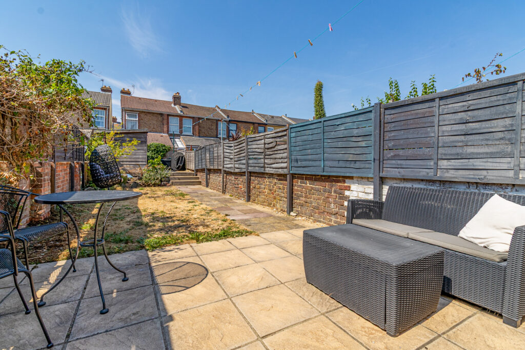 2 bedroom house Sold STC, Brompton Road, Southsea, PO4 – photo 34