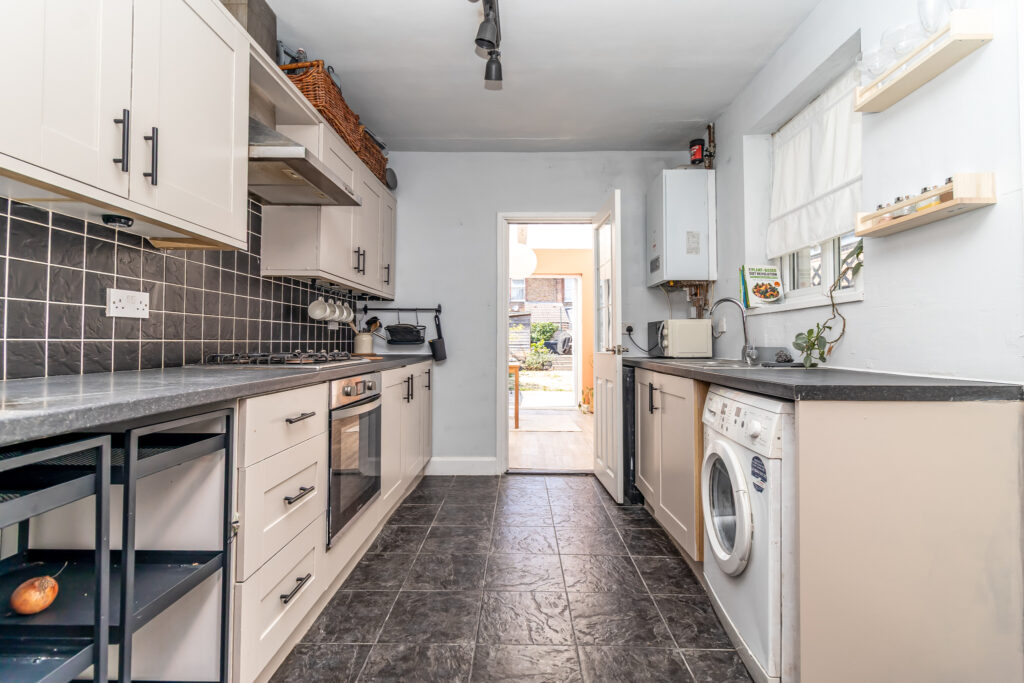 2 bedroom house Sold STC, Brompton Road, Southsea, PO4 – photo 6