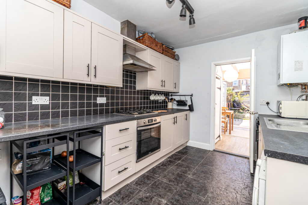 2 bedroom house Sold STC, Brompton Road, Southsea, PO4 – photo 21