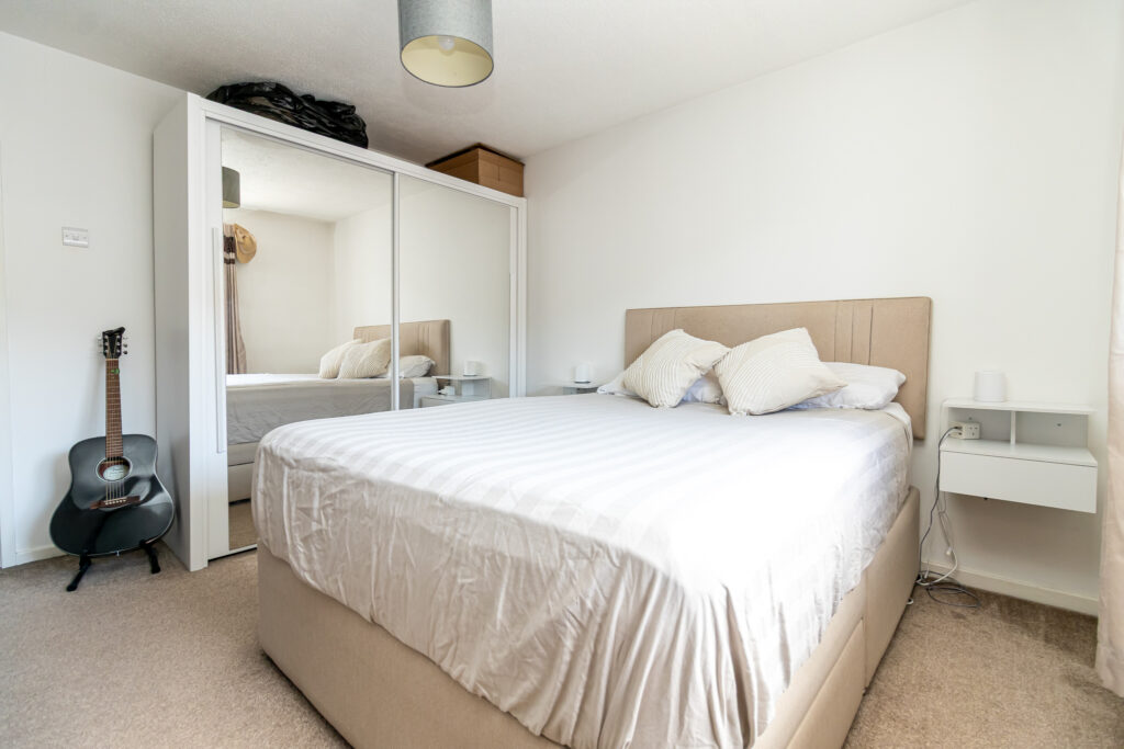 2 bedroom house Sold STC, Haslemere Road, Southsea, PO4 – photo 9