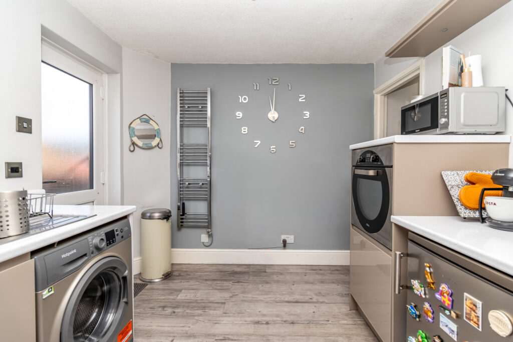 2 bedroom house Sold STC, Haslemere Road, Southsea, PO4 – photo 12