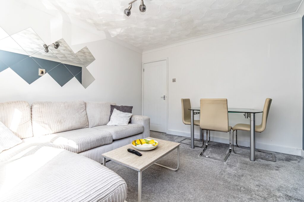 2 bedroom house Sold STC, Haslemere Road, Southsea, PO4 – photo 13