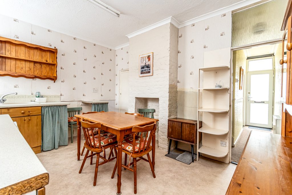2 bedroom house for sale, Westfield Road, Southsea, PO4 – photo 2