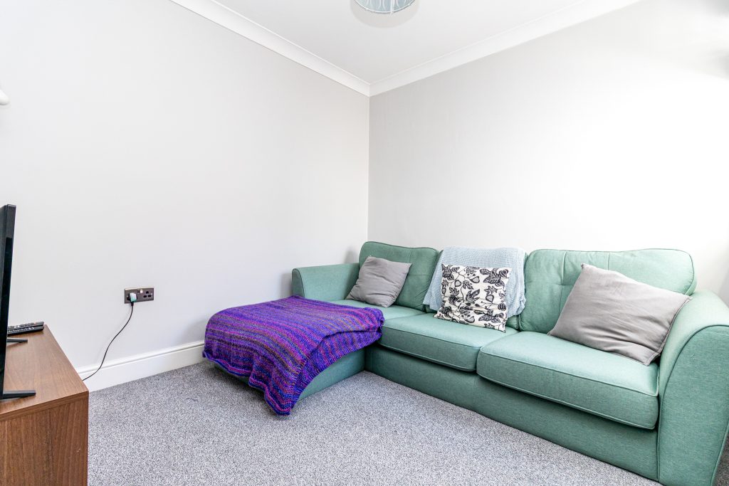 2 bedroom property for sale, Fawcett Road, Southsea, PO4 – photo 5