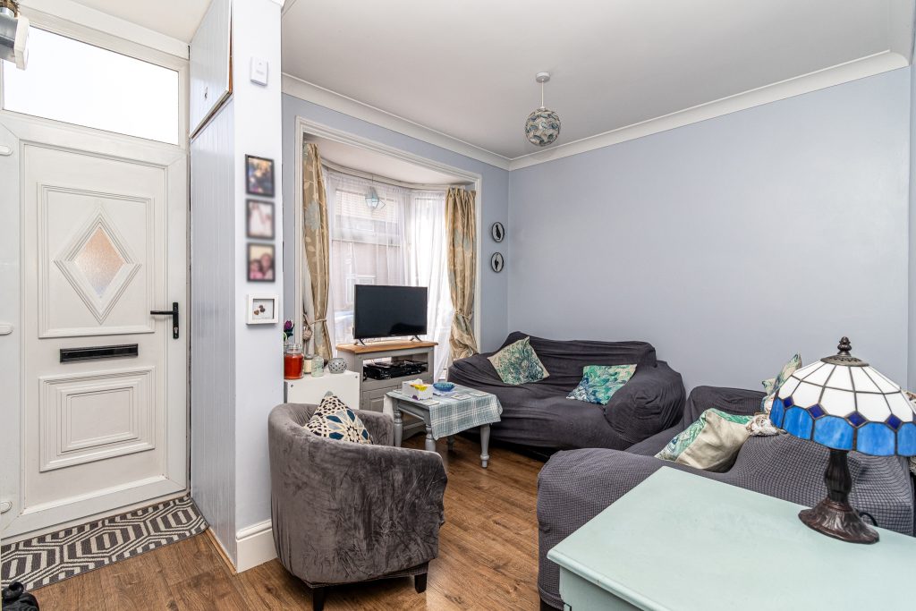 2 bedroom house Sold STC, Talbot Road, Southsea, PO4 – photo 17