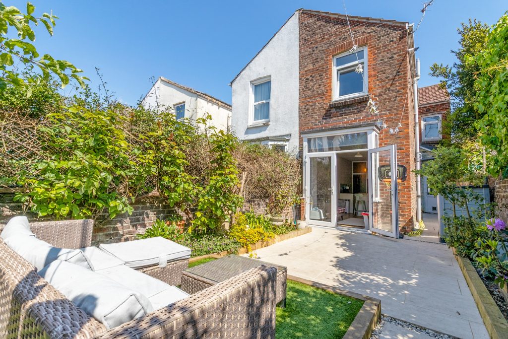 3 bedroom house Sold STC, Talbot Road, Southsea, PO4 – photo 13