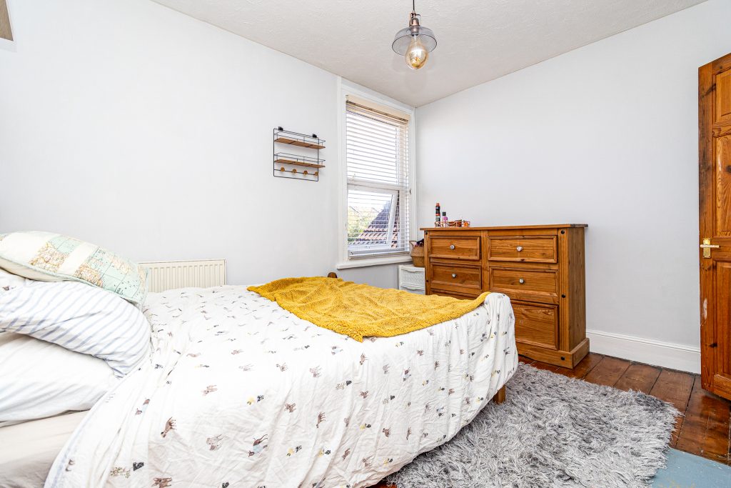 2 bedroom house Sold STC, Londesborough Road, Southsea, PO4 – photo 11