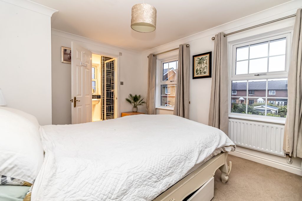 3 bedroom house Sold STC, Mountbatten Square, Southsea, PO4 – photo 25