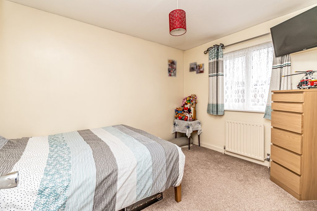 3 bedroom house Sold STC, Meryl Road, Southsea, PO4 – photo 6