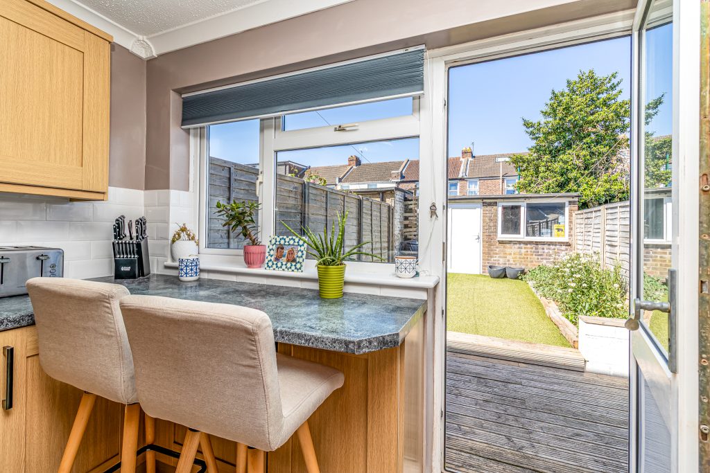 2 bedroom house Sold STC, Shelford Road, Southsea, PO4 – photo 27