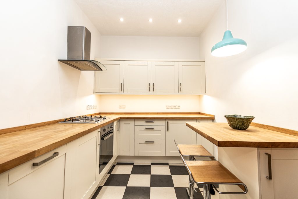 3 bedroom house Sold STC, Frensham Road, Southsea, PO4 – photo 2