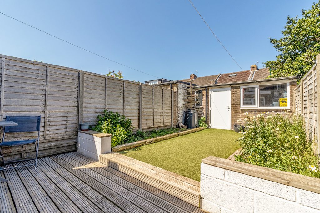 2 bedroom house Sold STC, Shelford Road, Southsea, PO4 – photo 29