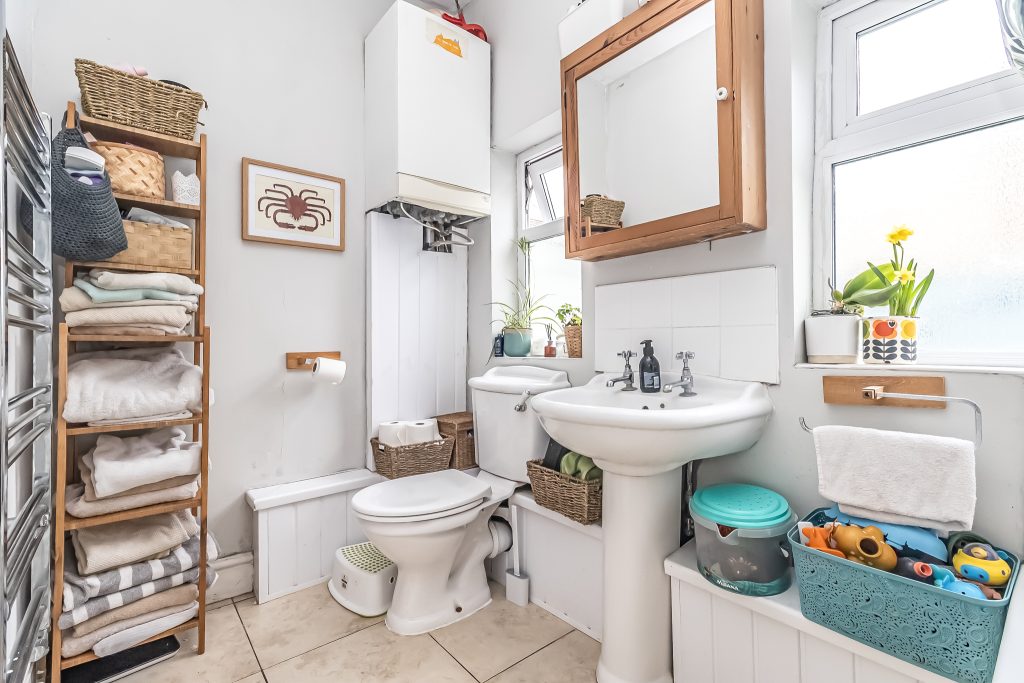 2 bedroom house Sold STC, Eastfield Road, Southsea, PO4 – photo 5