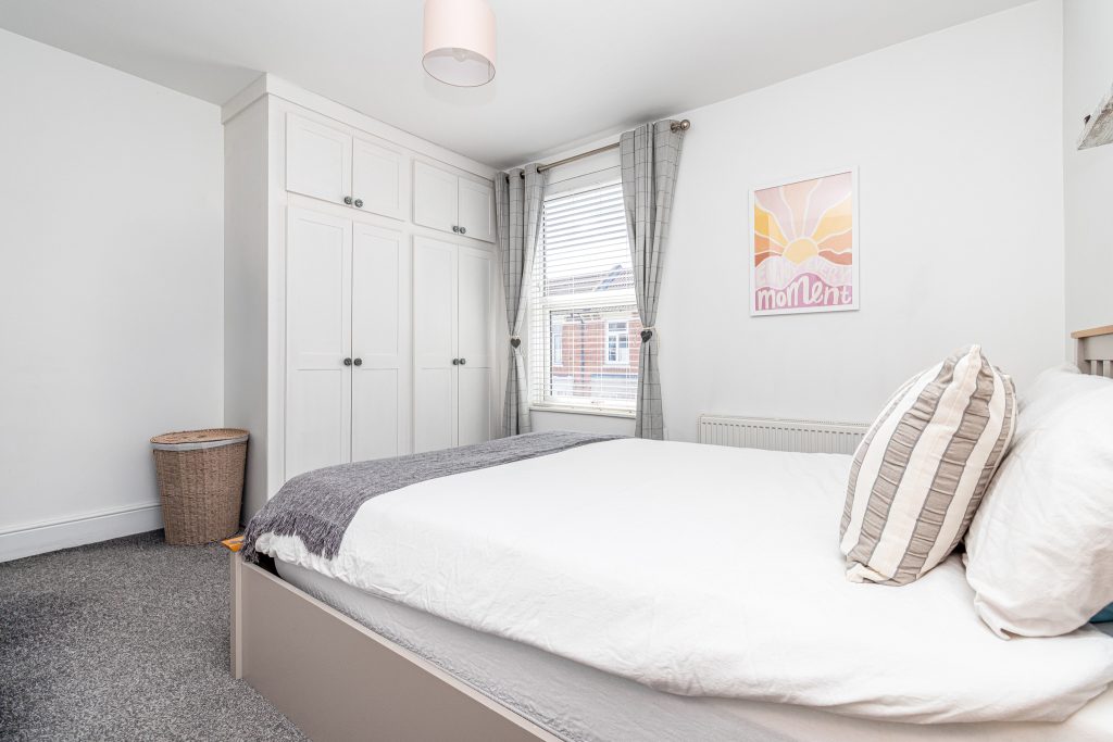 2 bedroom house Sold STC, Westfield Road, Southsea, PO4 – photo 8