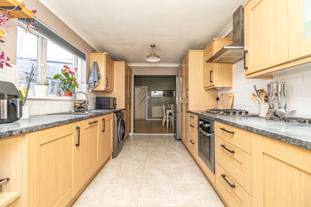 2 bedroom house Sold STC, Shelford Road, Southsea, PO4 – photo 6