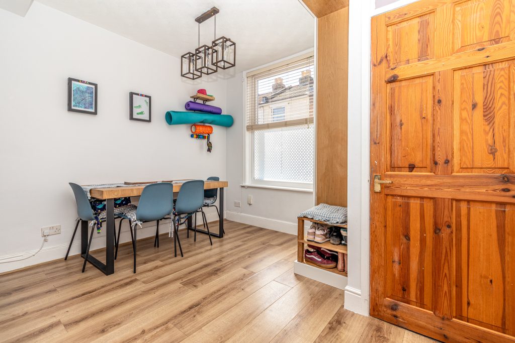 2 bedroom house Sold STC, Londesborough Road, Southsea, PO4 – photo 15