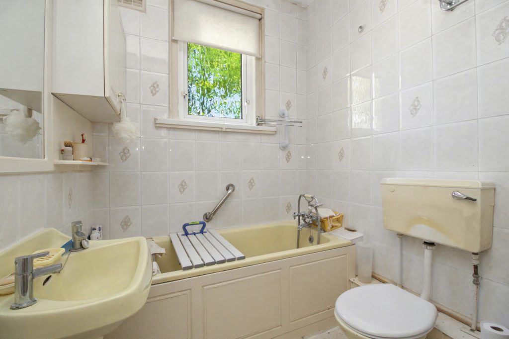 3 bedroom house Sold STC, Frensham Road, Southsea, PO4 – photo 9