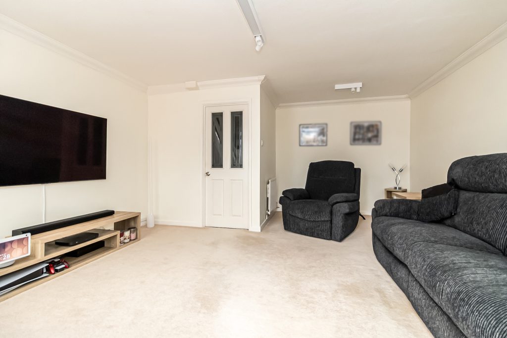 3 bedroom house Sold STC, Meryl Road, Southsea, PO4 – photo 11
