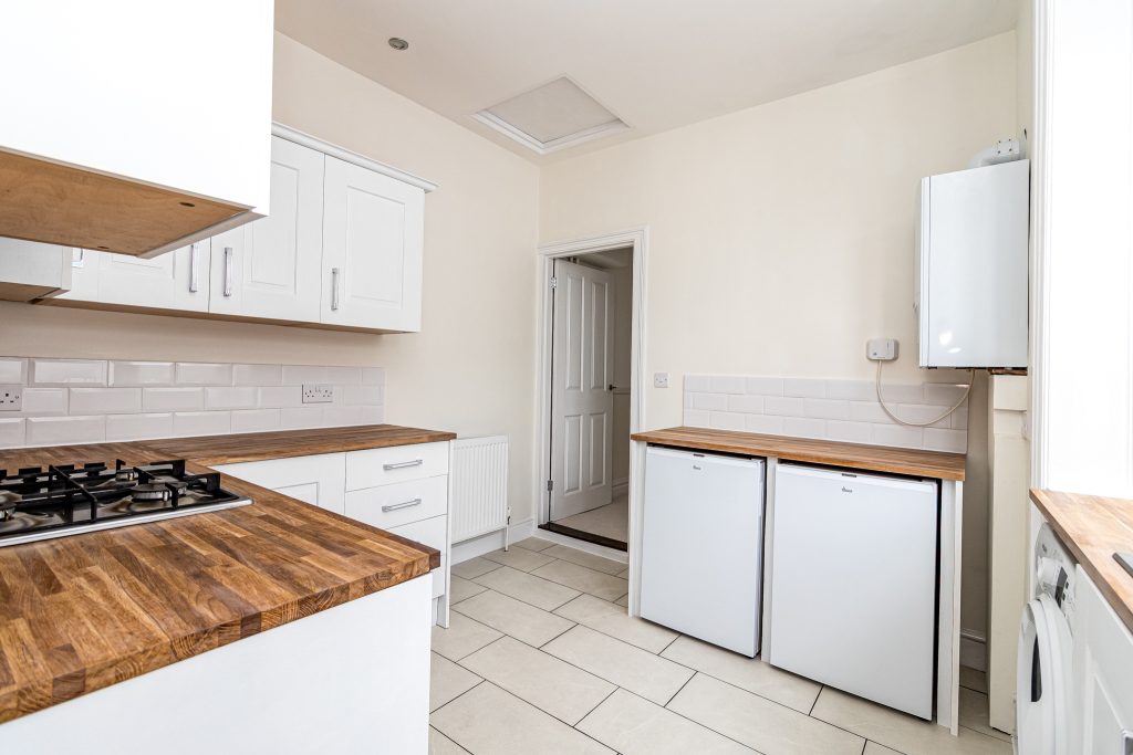 2 bedroom house Sold STC, Catisfield Road, Southsea, PO4 – photo 9