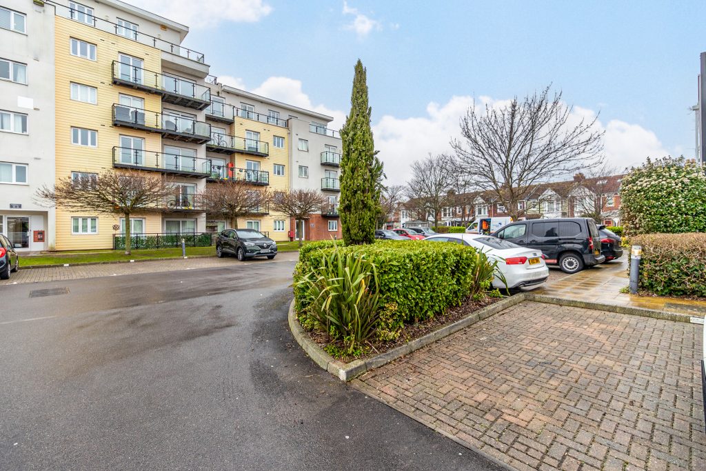 2 bedroom property for sale, Gisors Road, Southsea, PO4 – photo 9