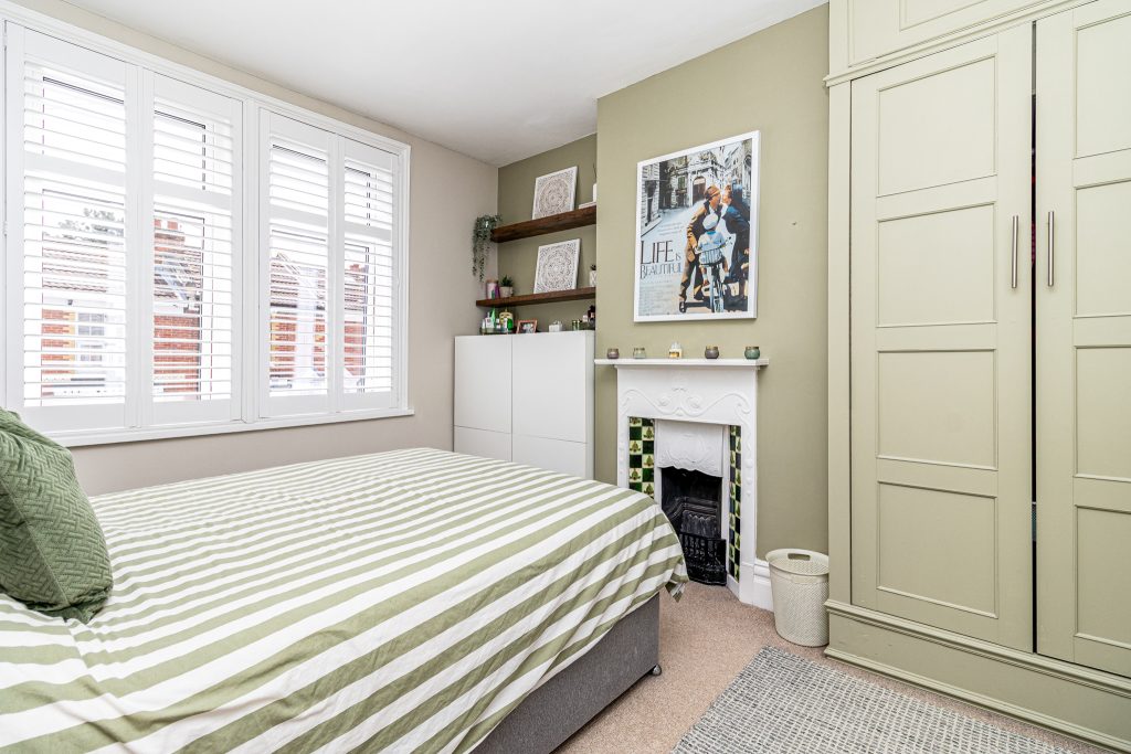 3 bedroom house Sold STC, Edgeware Road, Southsea, PO4 – photo 9