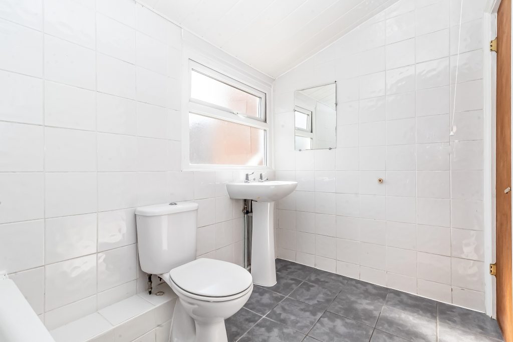2 bedroom house Sold STC, Frogmore Road, Southsea, PO4 – photo 13
