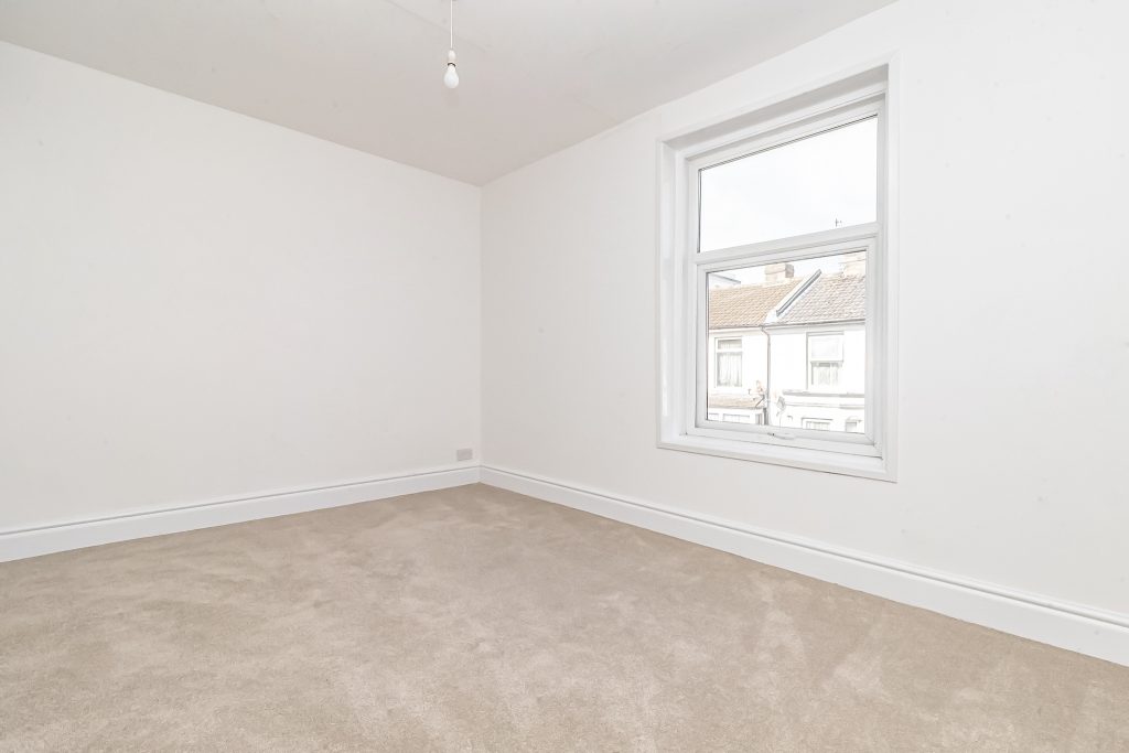 2 bedroom house Sold STC, Frogmore Road, Southsea, PO4 – photo 6