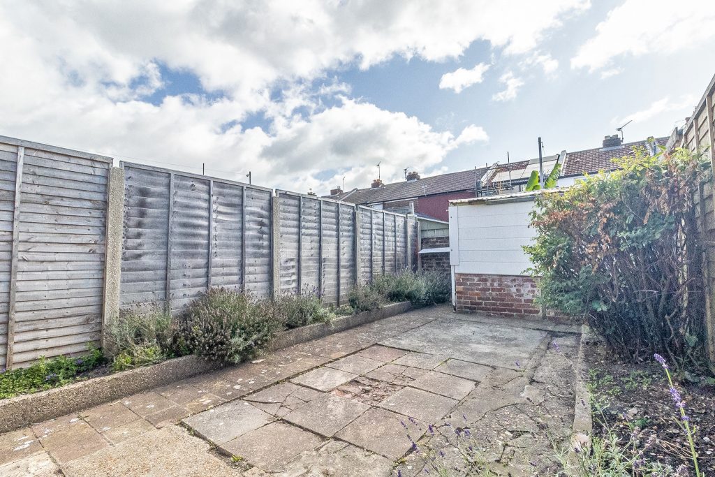 2 bedroom house Sold STC, Frogmore Road, Southsea, PO4 – photo 9