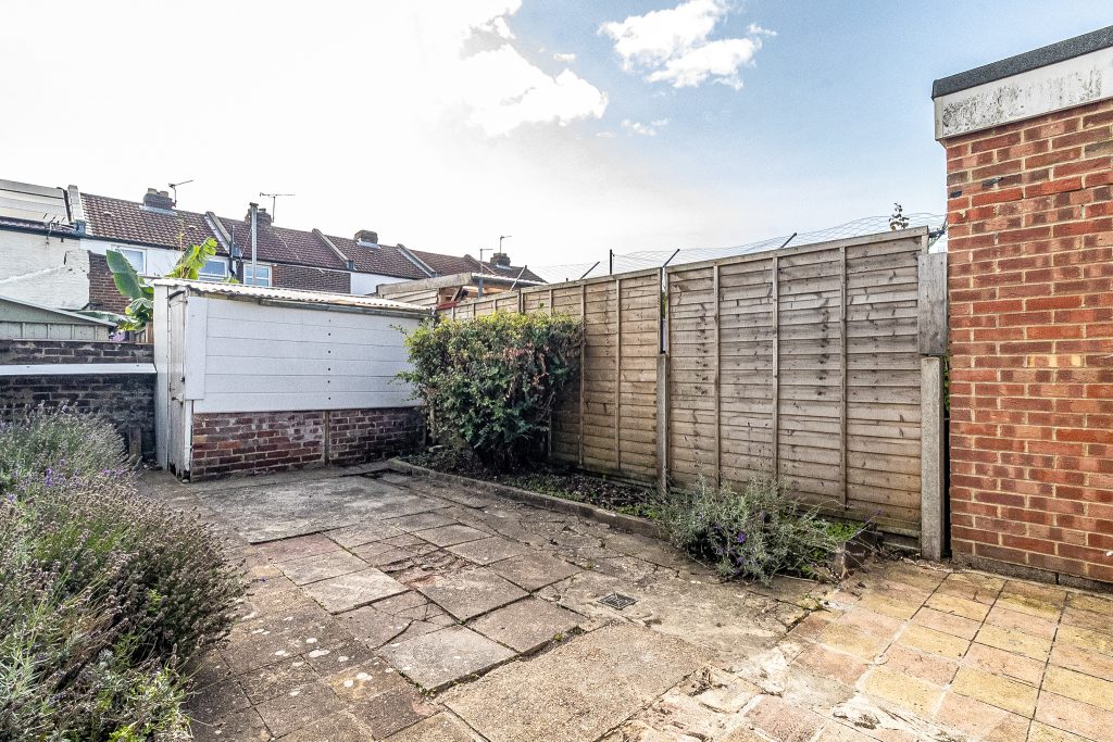 2 bedroom house Sold STC, Frogmore Road, Southsea, PO4 – photo 10