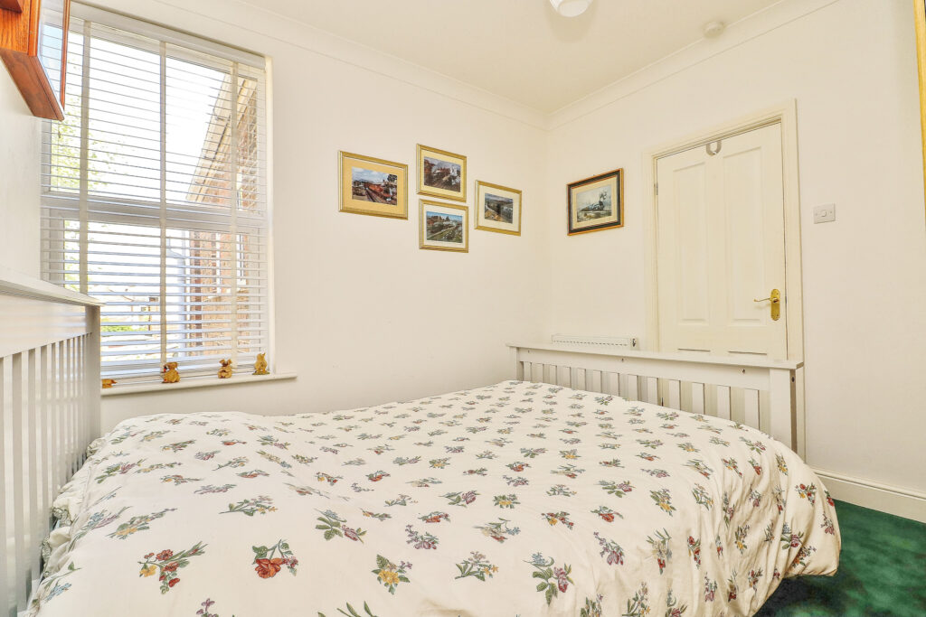 2 bedroom house for sale, North End Grove, Portsmouth, PO2 – photo 11