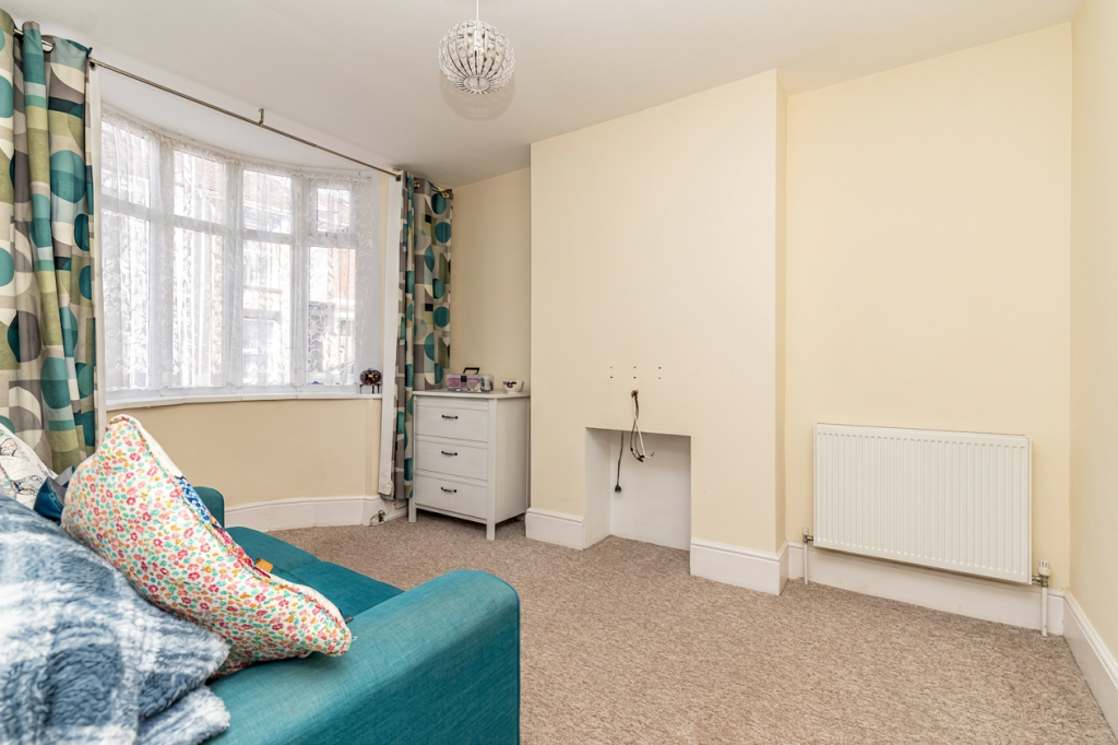 2 bedroom house for sale, Adair Road, Southsea, PO4 – photo 3